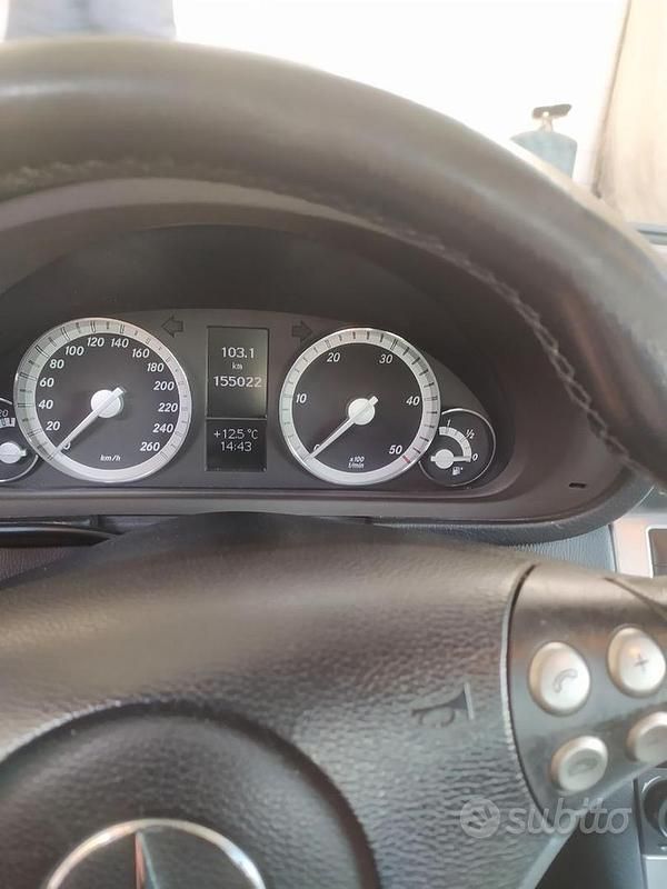 Usata Mercedes 220 Edition 150 CV (110 kW) 2008 Grigio Coupé