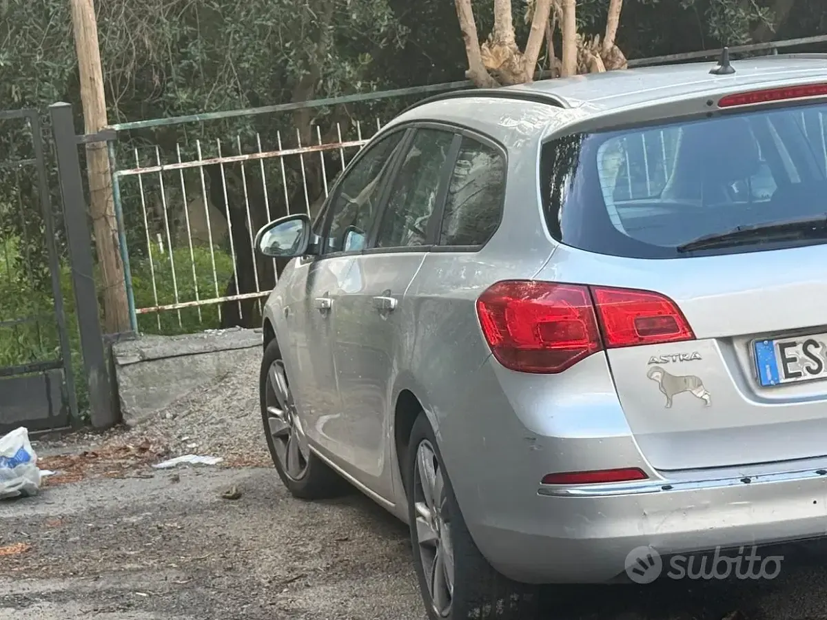 Usata Opel Astra Sport 130 CV (95 kW) 2013 Grigio Station wagon