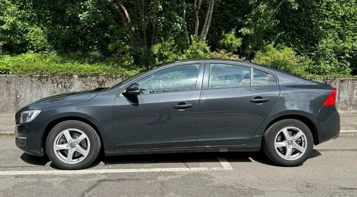Usata Volvo S60 Summum 150 CV (110 kW) 2016 Grigio Berlina