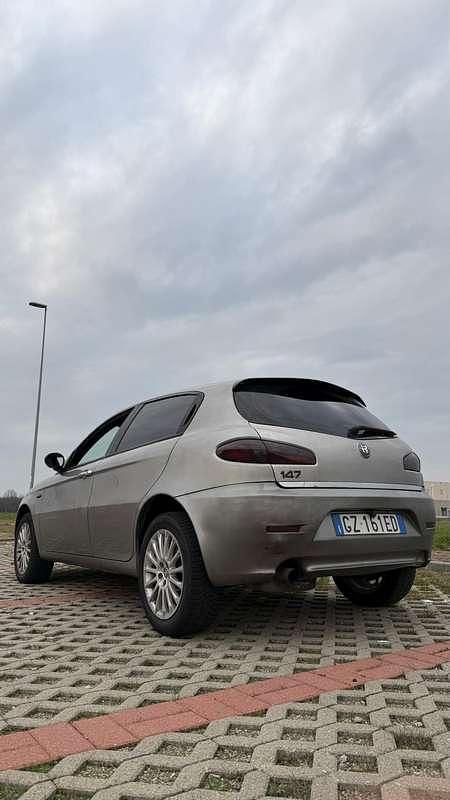 Usata Alfa Romeo 147 Exclusive 120 CV (88 kW) 2005 Utilitaria