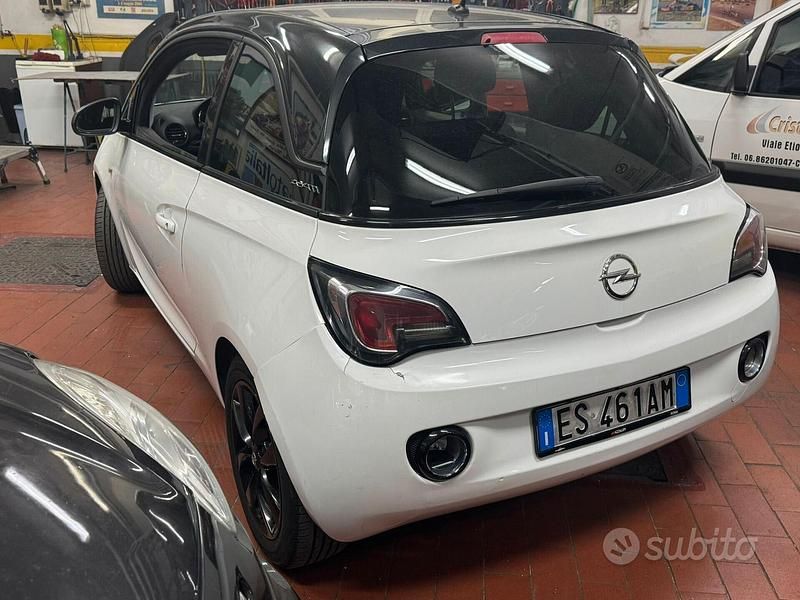 Usata Opel Adam 70 CV (51 kW) 2013 Bianco Utilitaria