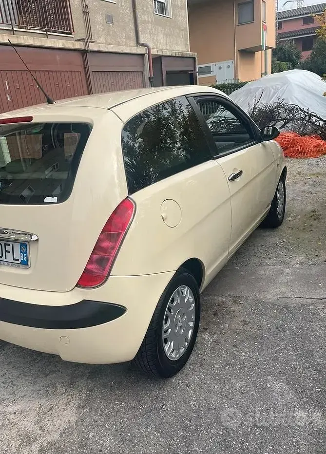 Usata Lancia Ypsilon 60 CV (44 kW) 2006 Utilitaria