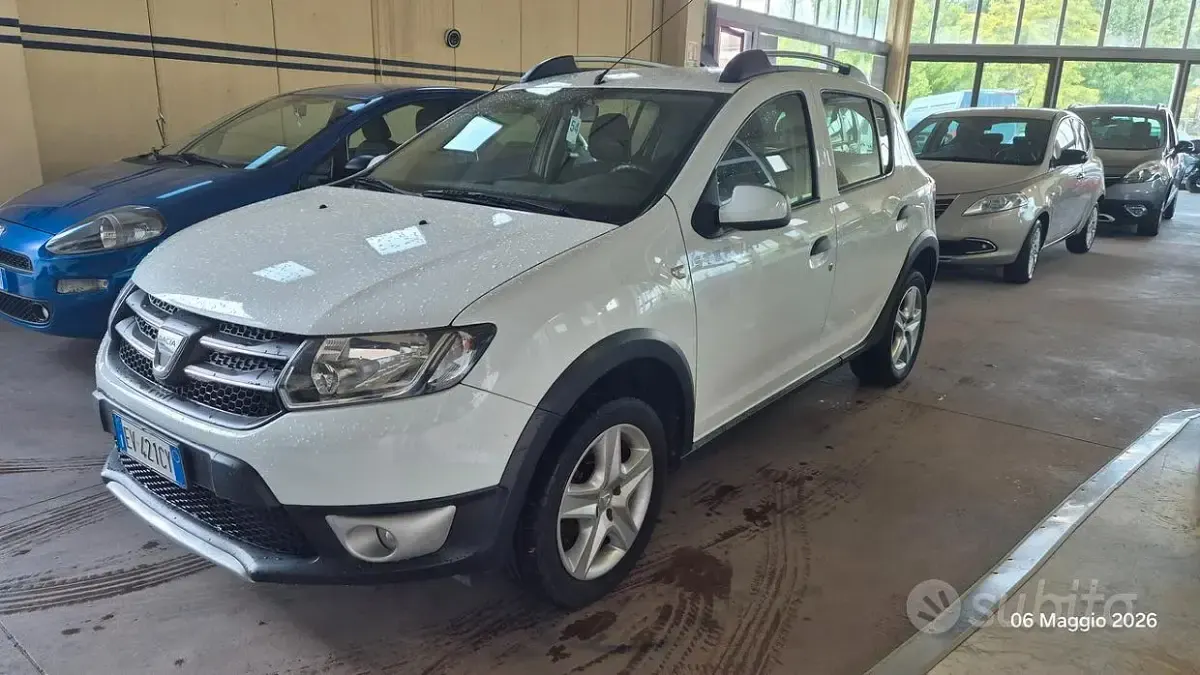 Gebraucht Dacia Sandero Prestige 90 PS (66 kW) 2014 Weiß Kombi