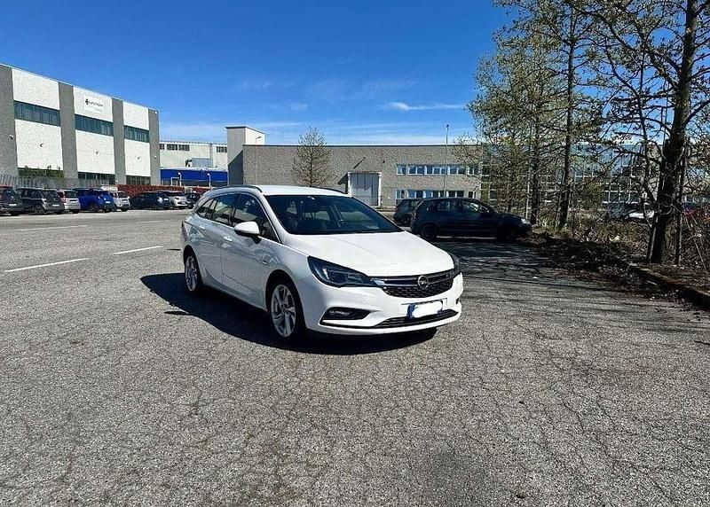 Usata Opel Astra Dynamic 136 CV (100 kW) 2017 Station wagon