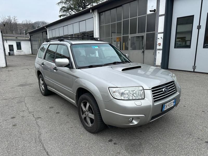 Usata Subaru Forester 230 CV (169 kW) 2006 Argento SUV