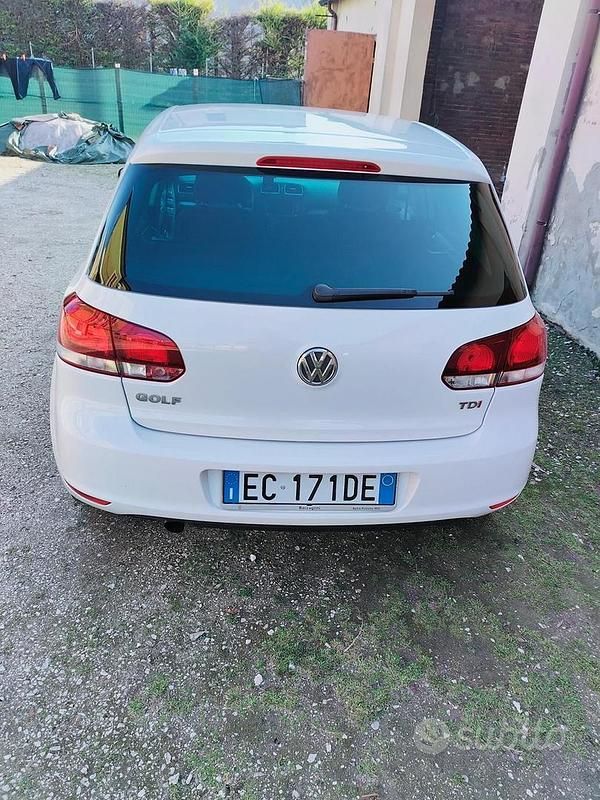Usata VW Golf VI 105 CV (77 kW) 2010 Bianco Utilitaria