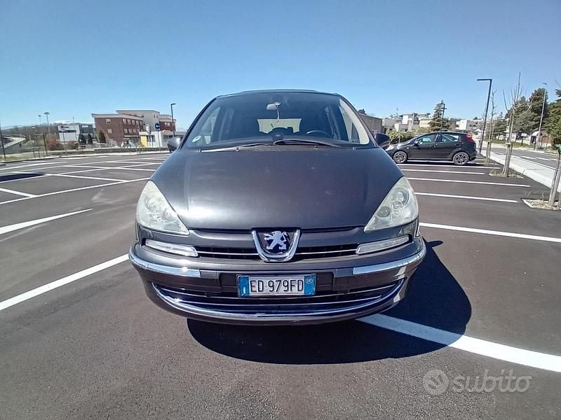 Usata Peugeot 807 Allure 163 CV (119 kW) 2010 Grigio Monovolume