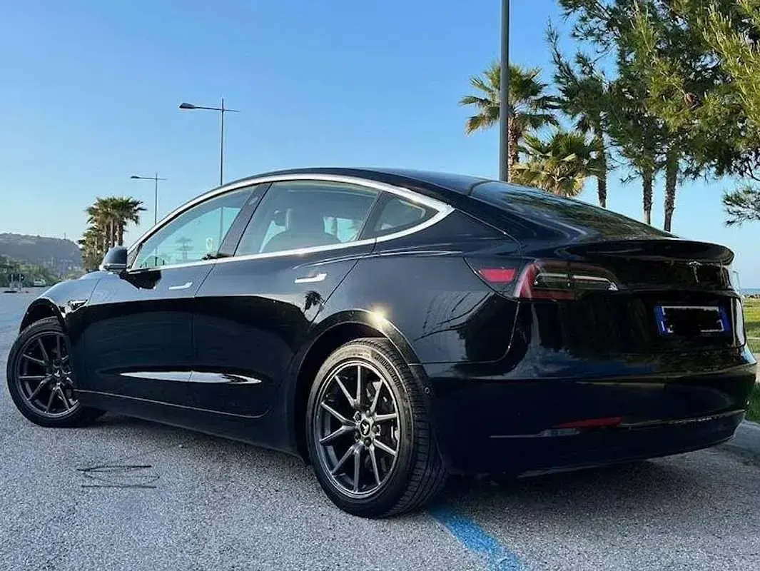 Usata Tesla Model 3 Standard Range 88 kW (120 CV) 2019 Nero Berlina