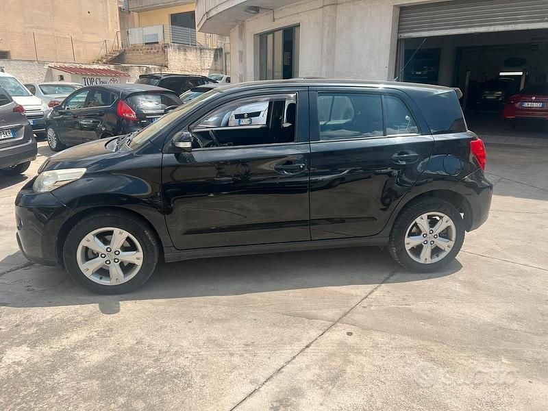 Usata Toyota Urban Cruiser 90 CV (66 kW) 2010 Nero SUV