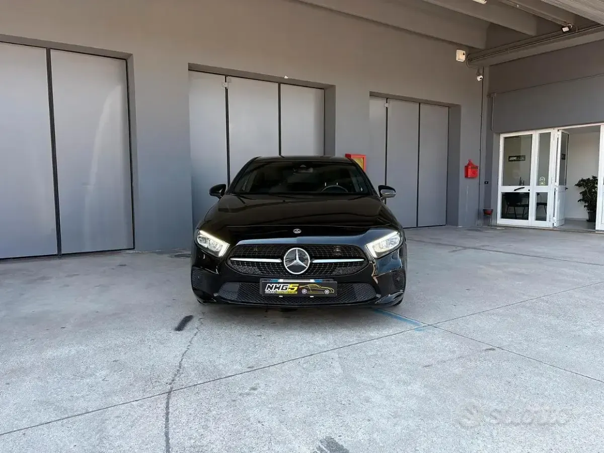 Usata Mercedes A200 150 CV (110 kW) 2021 Nero Berlina