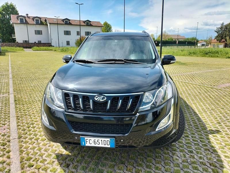 Usata Mahindra XUV500 140 CV (102 kW) 2016 Nero SUV