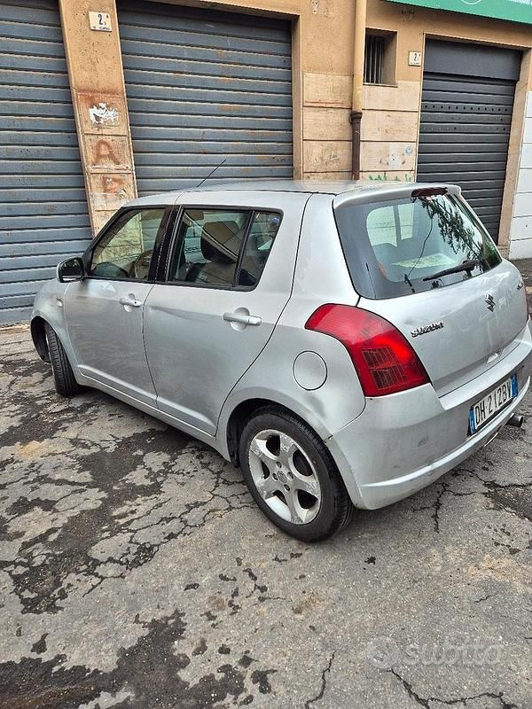 Usata Suzuki Swift 70 CV (51 kW) 2007 Grigio Utilitaria
