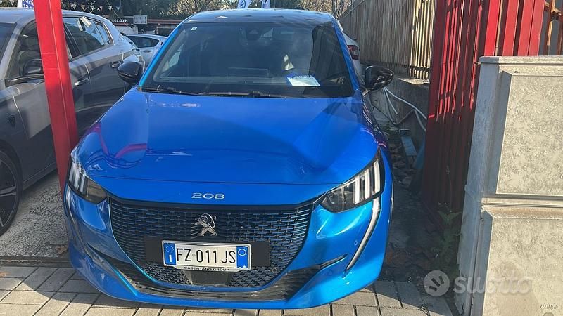 Blu Usata 2020 Peugeot e-208 GT Due volumi | 15.900 € (Buon prezzo) - Immagine 1/4