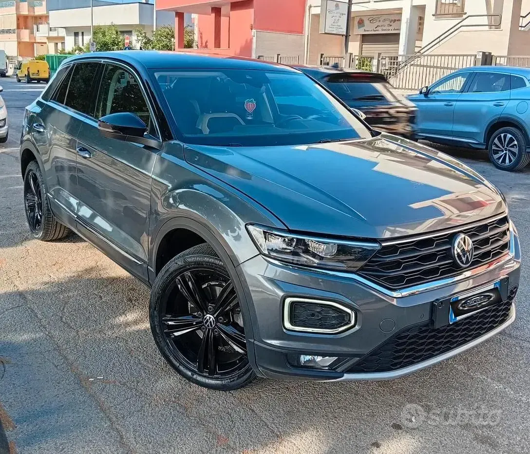 Usata VW T-Roc Style 116 CV (85 kW) 2020 Grigio SUV