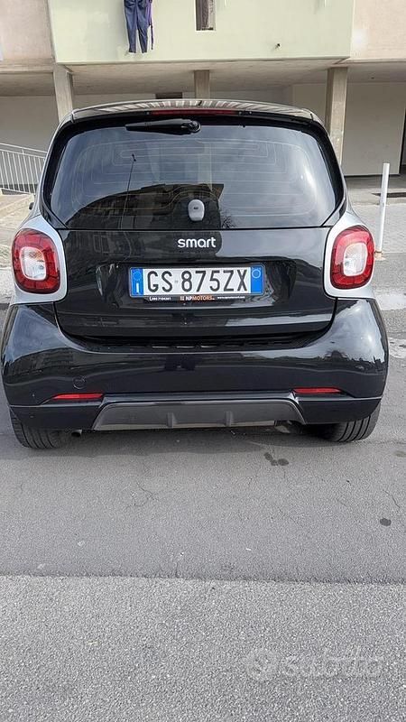 Usata Smart ForFour 70 CV (51 kW) 2018 Nero Utilitaria