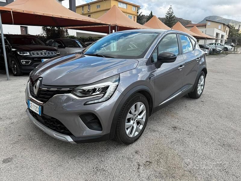 Usata Renault Captur Business 95 CV (69 kW) 2021 Grigio SUV