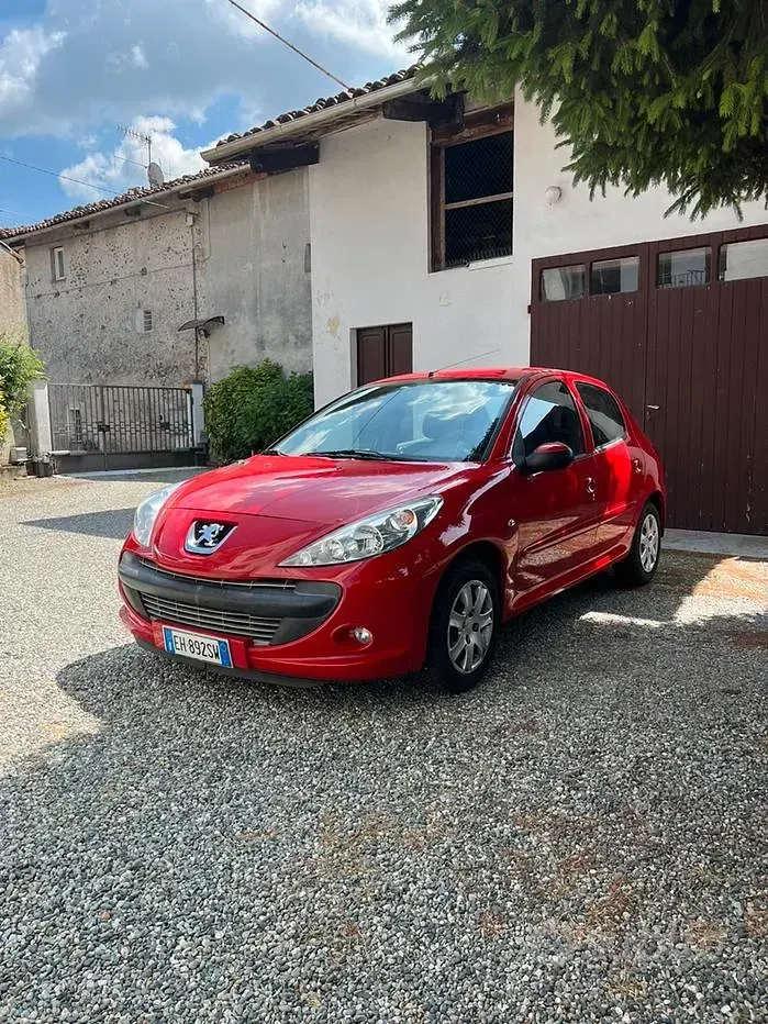 Usata Peugeot 206+ 60 CV (44 kW) 2011 Utilitaria