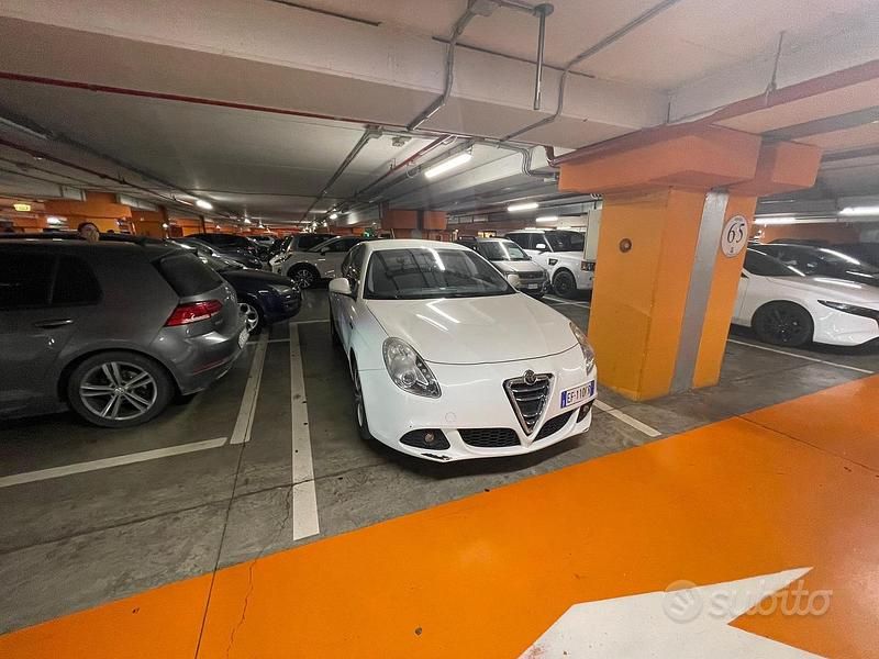 Usata Alfa Romeo Giulietta Distinctive 2010 Bianco Utilitaria