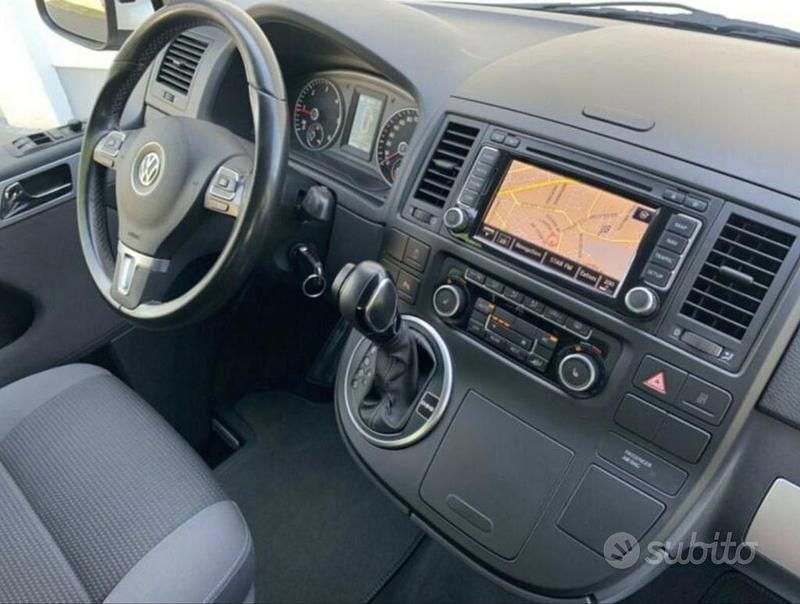 Usata VW Multivan Edition 140 CV (102 kW) 2011 Bianco Monovolume