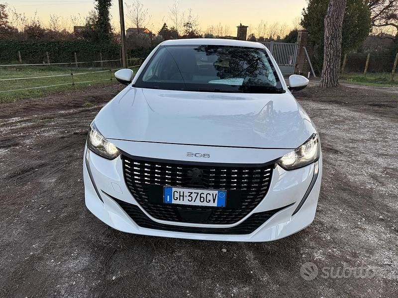 Usata Peugeot 208 Allure 100 CV (73 kW) 2021 Bianco Utilitaria