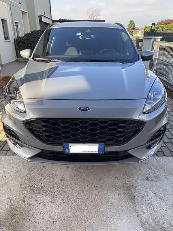 Usata Ford Kuga ST-Line 152 CV (111 kW) 2023 Grigio SUV
