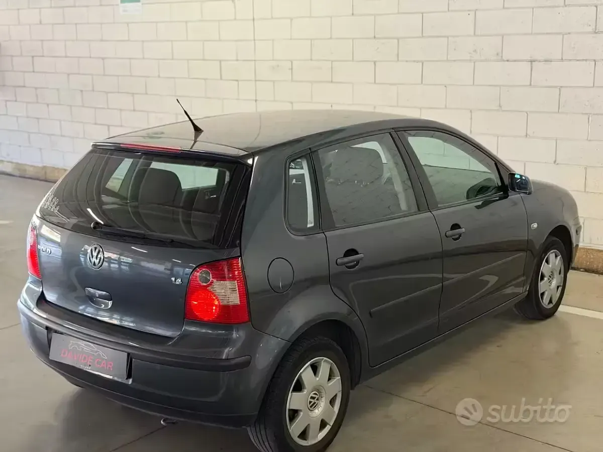 Usata VW Polo Trendline 75 CV (55 kW) 2003 Grigio Berlina