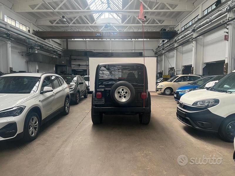 Usata Jeep Wrangler Sport 177 CV (130 kW) 1999 Nero SUV