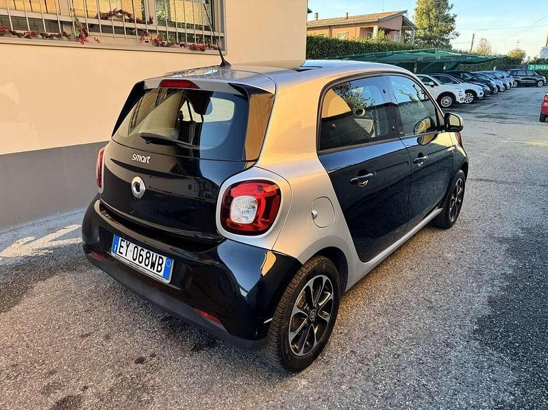 Usata Smart ForFour Passion 71 CV (52 kW) 2015 Nero Utilitaria