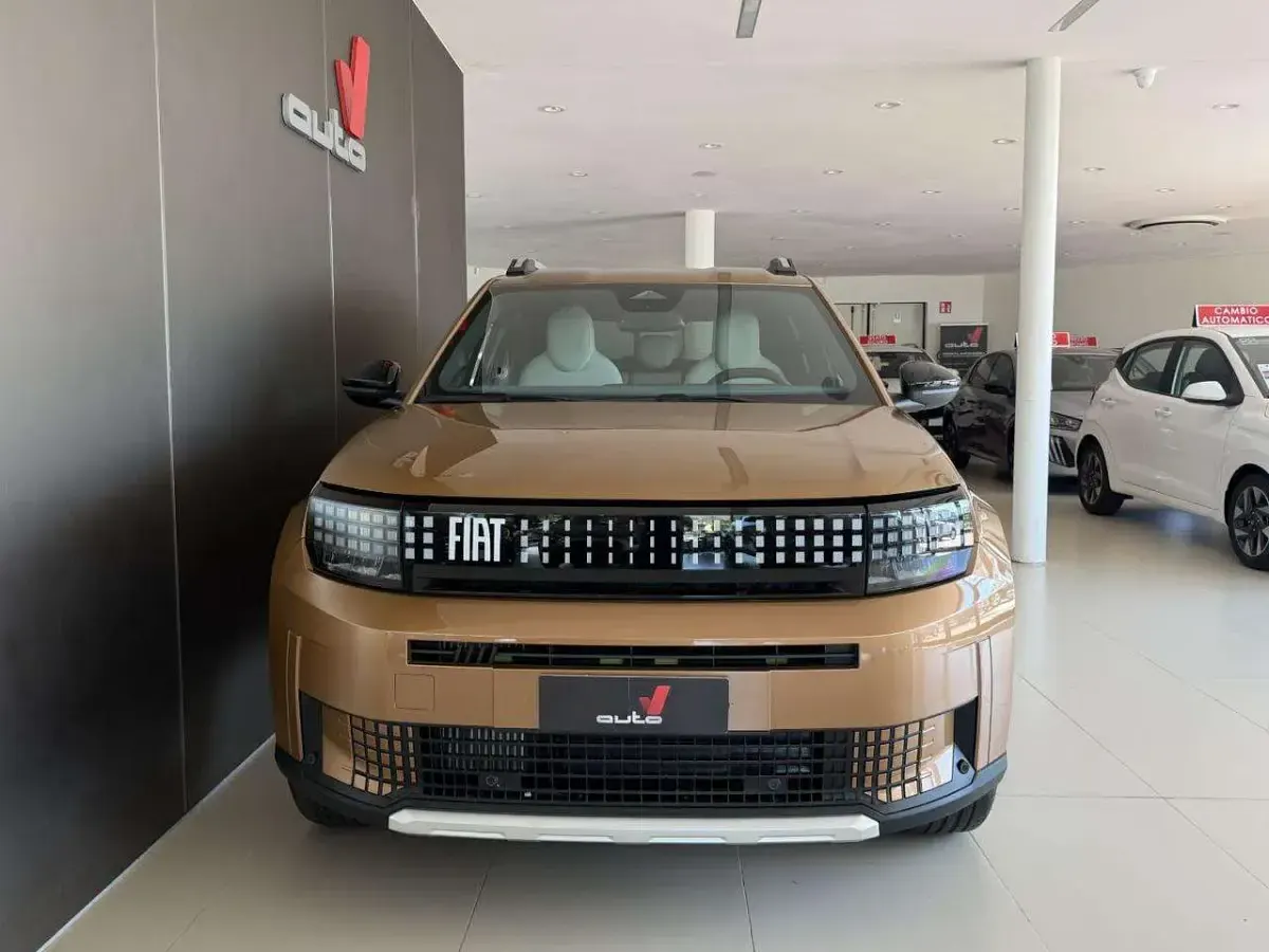 Nuova Fiat Grande Panda La Prima 101 CV (74 kW) 2026 Bronzo luna Utilitaria
