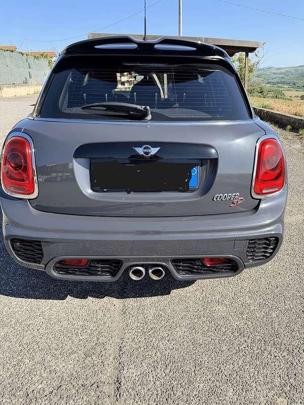 Begagnad Mini John Cooper Works 170 HK (125 kW) 2017 Grå Halvkombi