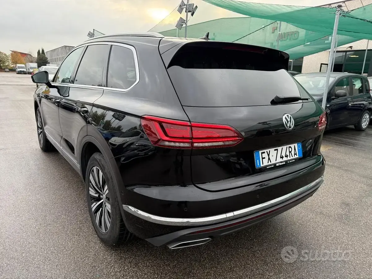 Usata VW Touareg Advance 231 CV (169 kW) 2019 Nero SUV