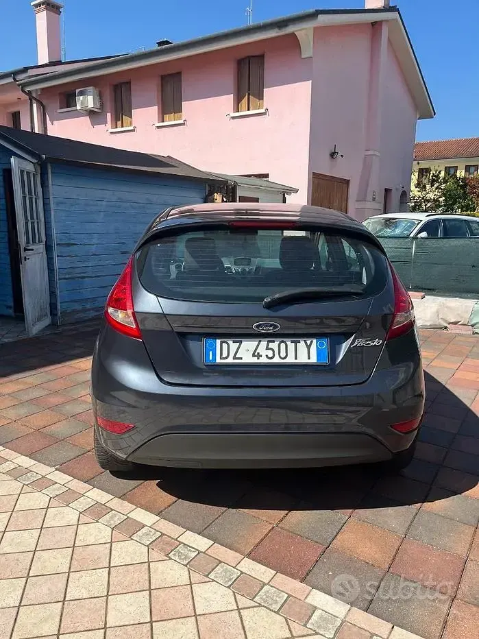 Usata Ford Fiesta 68 CV (50 kW) 2009 Bluazzurro Berlina