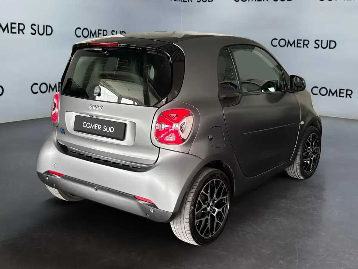 Usata Smart ForTwo Coupé Prime 60 kW (82 CV) 2023 Grigio Utilitaria