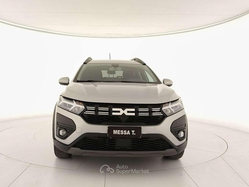 Usata Dacia Jogger Expression 101 CV (74 kW) 2023 Grigio chiaro Monovolume