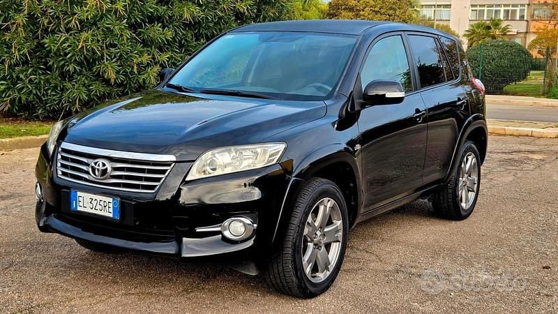 Nero Usata 2012 Toyota RAV4 SUV | 8500 € (Ottimo prezzo) - Immagine 1/4