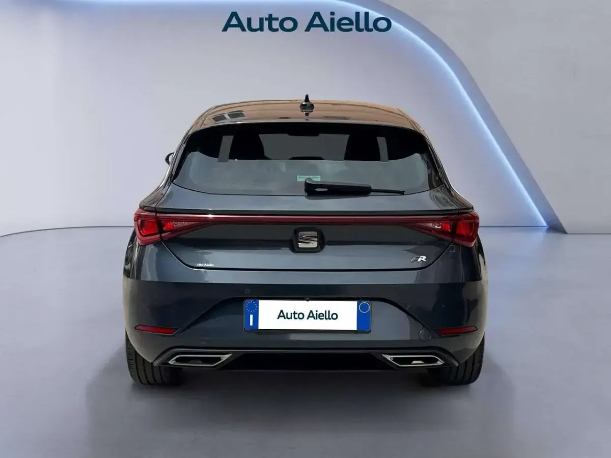 Usata Seat Leon FR 150 CV (110 kW) 2020 Grigio scuro metallizzato Berlina