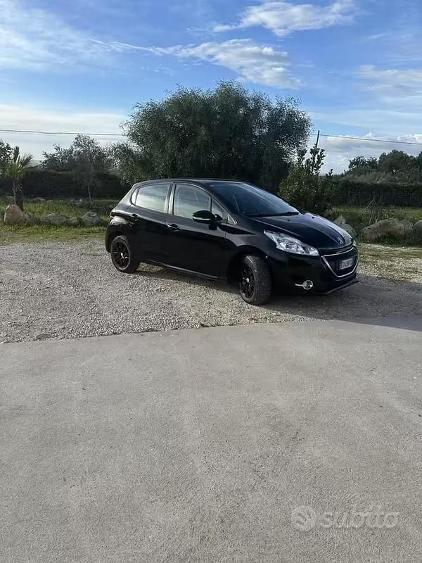 Usata Peugeot 208 68 CV (50 kW) 2016 Nero Utilitaria