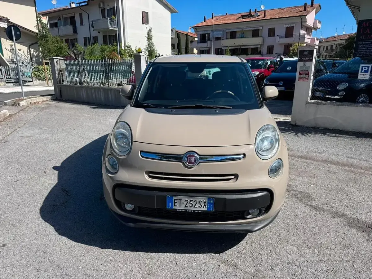 Begagnad Fiat 500L Lounge 85 HK (62 kW) 2014 Beige Minibuss