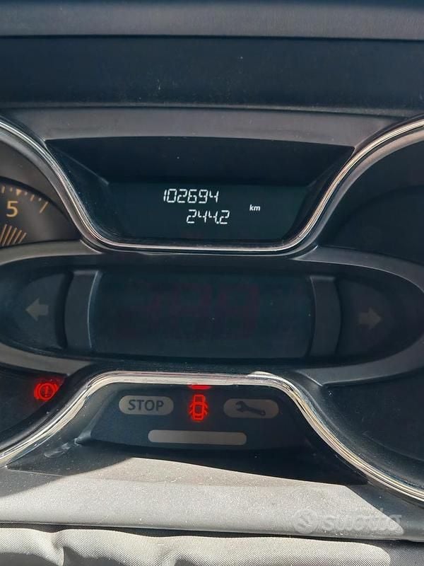 Usata Renault Captur 90 CV (66 kW) 2014 Blu SUV