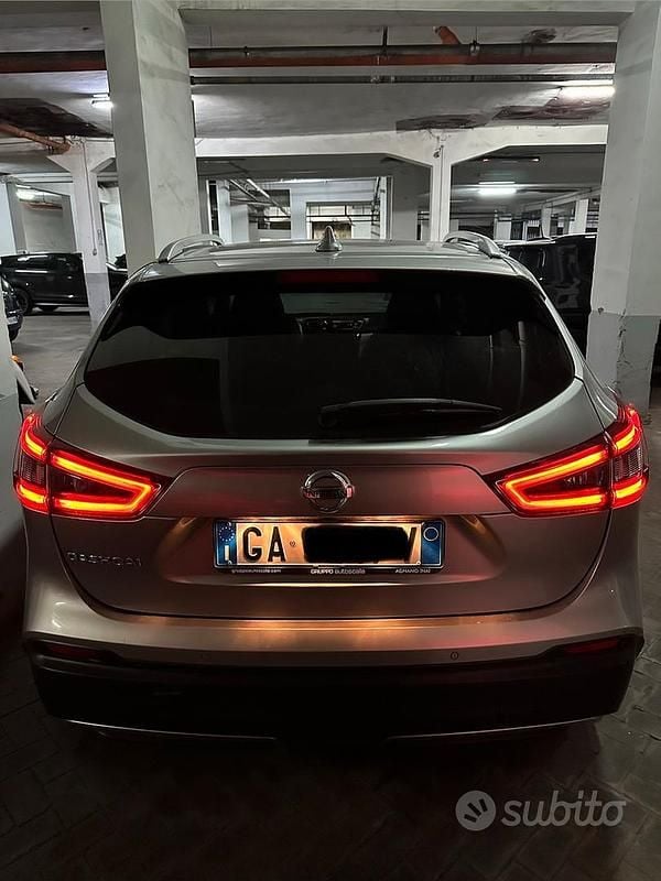 Usata Nissan Qashqai Tekna 131 CV (96 kW) 2018 Grigio SUV