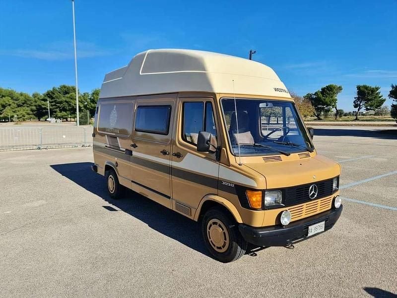 Beige Usata 1986 Mercedes T1 Furgone | 23.000 € - Immagine 1/4