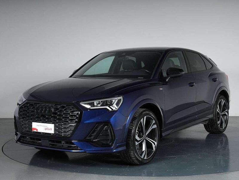 Blu navarra metallizzato Usata 2023 Audi Q3 Sportback Ambiente SUV | 40.900 € (Buon prezzo) - Immagine 1/4