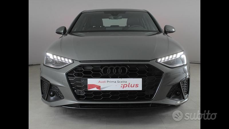 Nuova Audi A4 S-Line 2025 Grigio Berlina