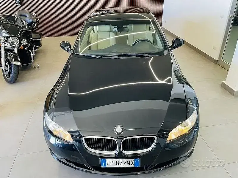 Usata BMW 320 Cabriolet Efficient Dynamics 175 CV (128 kW) 2010 Nero Cabrio