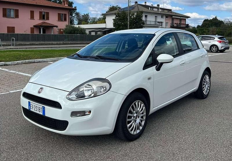 Usata Fiat Punto Lounge 75 CV (55 kW) 2014 Bianco Utilitaria