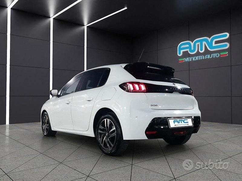Usata Peugeot 208 Allure 100 CV (73 kW) 2023 Bianco Utilitaria