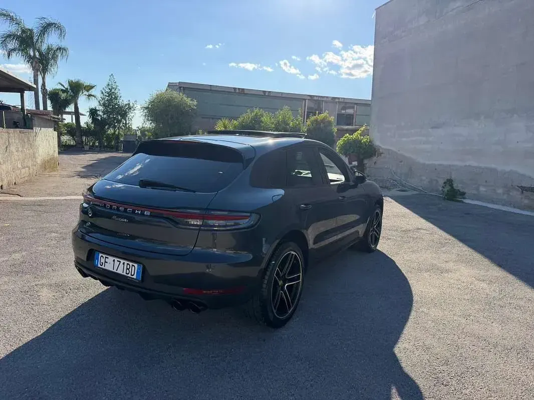 Usata Porsche Macan 245 CV (180 kW) 2019 Bluazzurro SUV