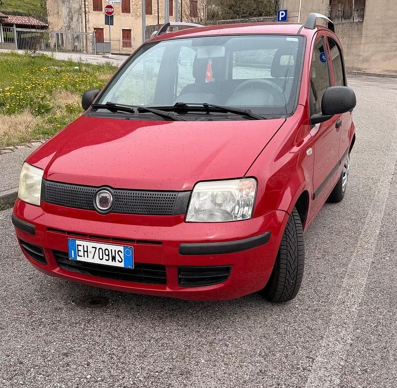 Usata Fiat Panda Dynamic 69 CV (50 kW) 2011 Rosso Utilitaria