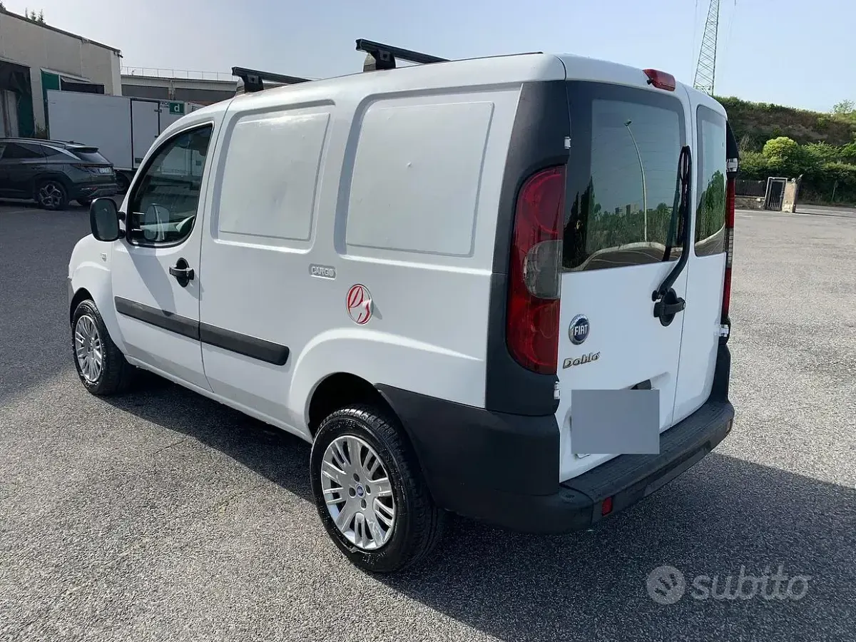 Usata Fiat Doblò 105 CV (77 kW) 2006 Bianco Monovolume