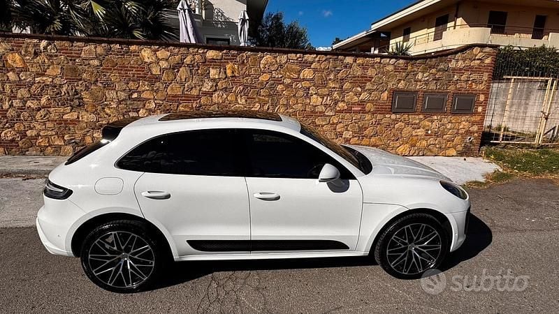 Bianco Usata 2024 Porsche Macan SUV | 70.000 € (Ottimo prezzo) - Immagine 1/4